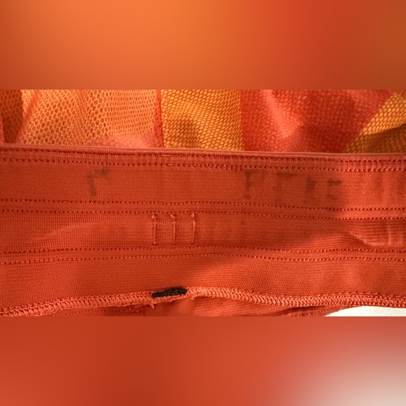 Lululemon Men’s Pace Breaker Shorts Orange Geometric Print Size M - Picture 12 of 12
